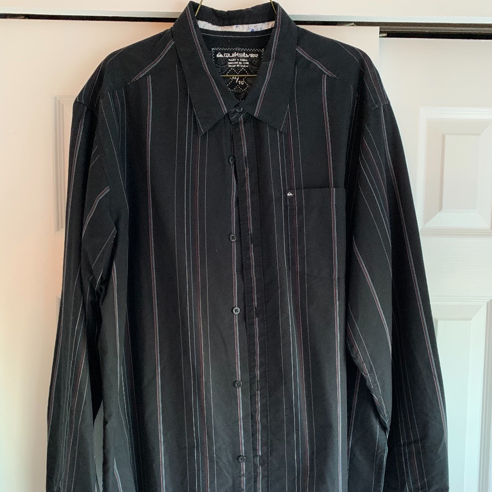 Quicksilver button down XL